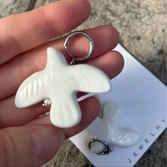 Round Ear Hoop White Peace Dove Earrings Jewelry - Picture 5 of 13